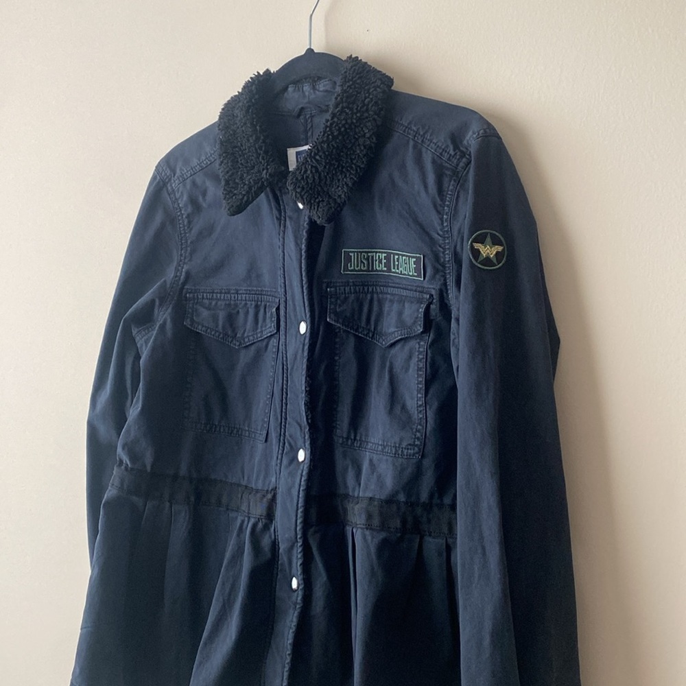 Gap x DC Comics Wonder Woman Justice League Sherpa Lined Utility Jacket Medium - Picture 6 of 16